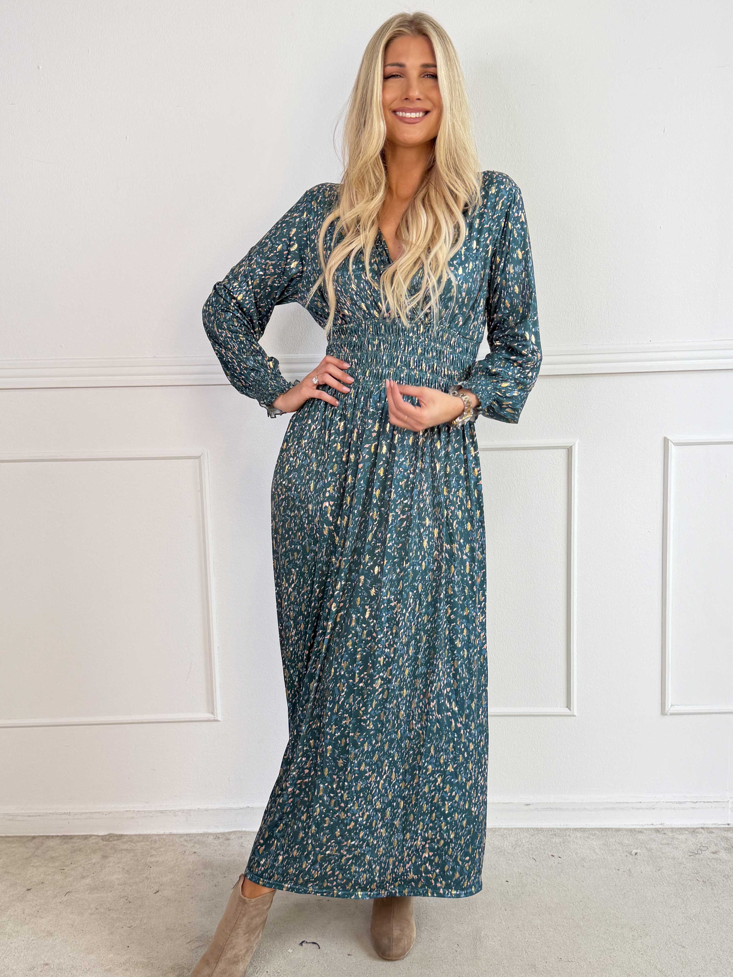 Pams Speckle L/S - Smuk kjole med farverigt mønster og elegante gulddetaljer